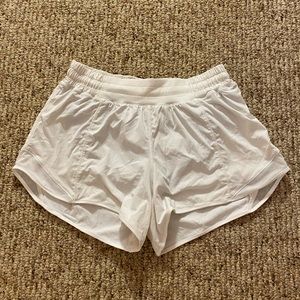 Lululemon Hotty Hot Shorts 4’’